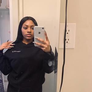 Meet your Posher, Johnice